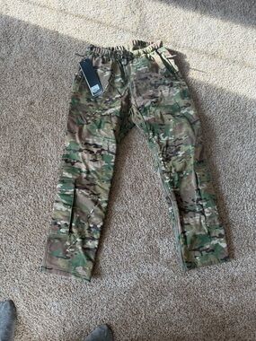 mens Camouflage Cargo Pants - Green Camo